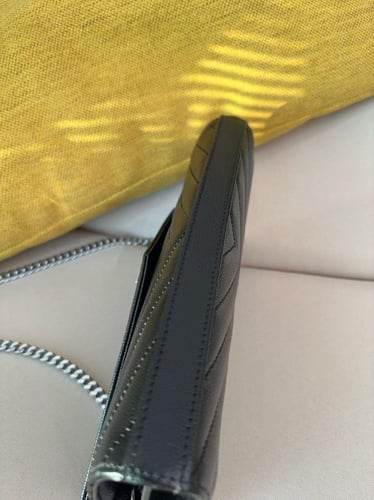 شنطة سان لوران مقاس 22cm