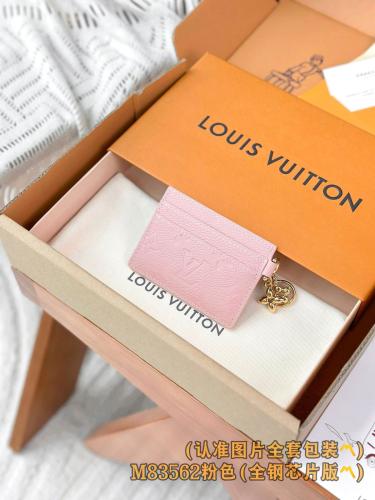 كاردهولدر لويس فيتون