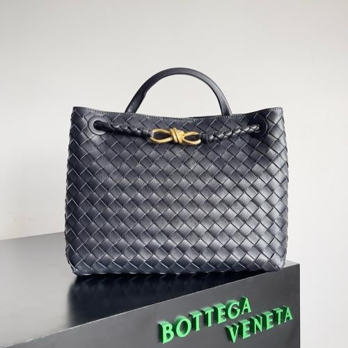 شنطة بوتيغا Andiamo مقاس 32cm