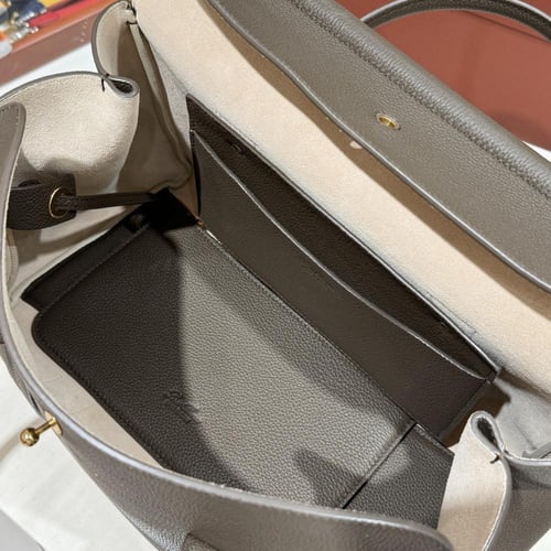 شنطة لورو بيانا