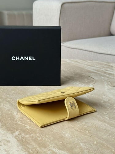 محفظة شانيل