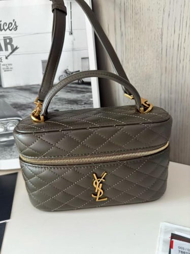 شنطة إيف سان لوران Gaby مقاس 18cm