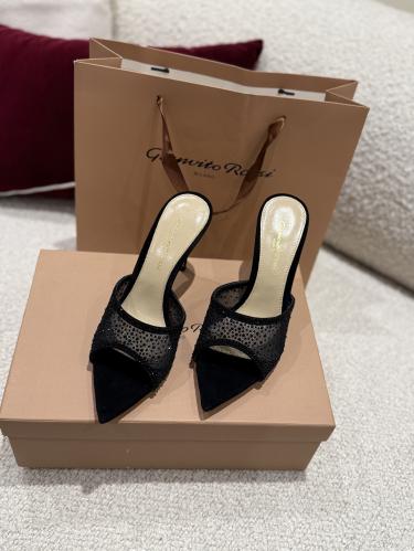 كعب Gianvito Rossi