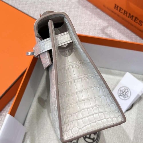 شنطة هيرميسKelly pochette crocodile