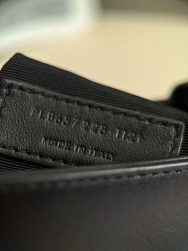 شنطة سان لوران LE 5a7 مقاس 24cm