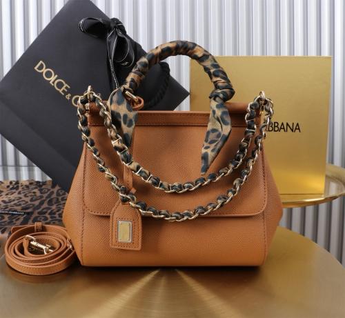 شنطة دولتشي اند غابانا Medium Sicily handbag