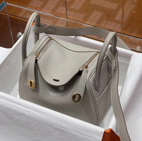 شنطة هيرميس 20cm mini Lindy