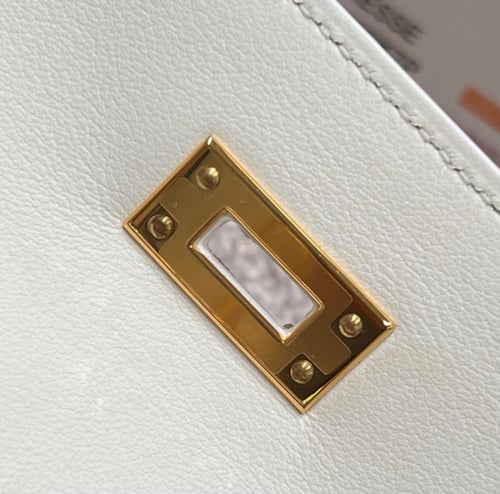 شنطة هيرميسKelly pochette swift