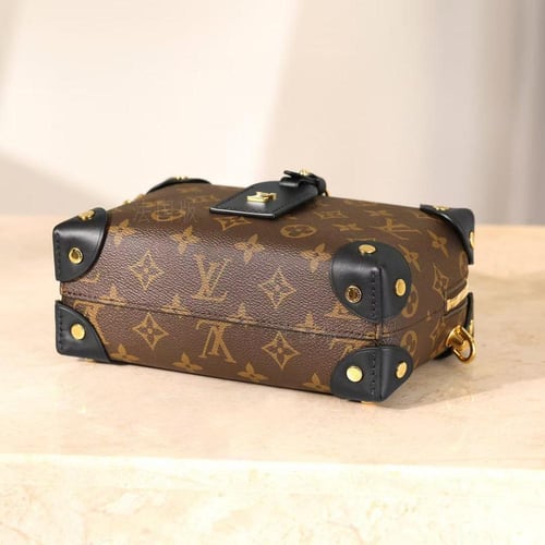 شنطة لويس فيتون