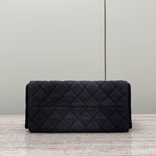 شنطة شانيل hopo bag مقاس 30cm