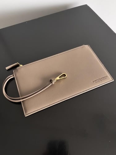 شنطة بوتيغا parachute مقاس 30cm