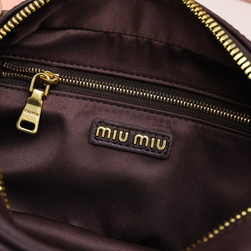 شنطة Miu Miu Arcadie Matelassé مقاس:22cm