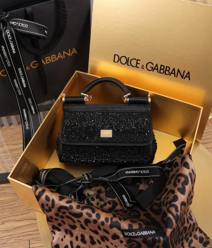 شنطة دولتشي اند غابانا Small Sicily handbag