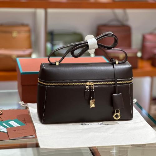 شنطة لورو بيانا