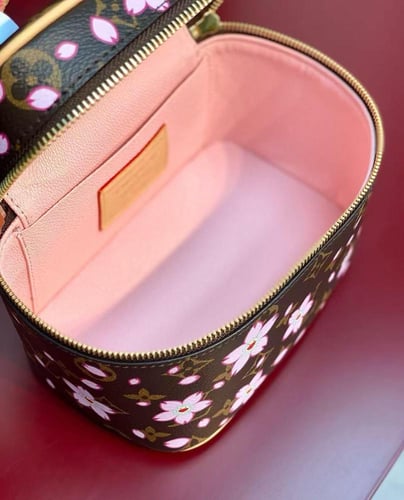 شنطة لويس فيتون