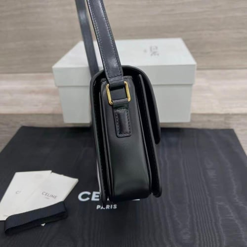 شنطة سيلين Teen Triomphe مقاس 18.5cm