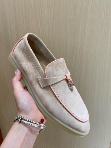 حذاء لورو بيانا