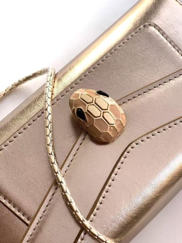 شنطة بولغاري