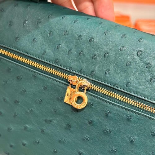 شنطة لورو بيانا