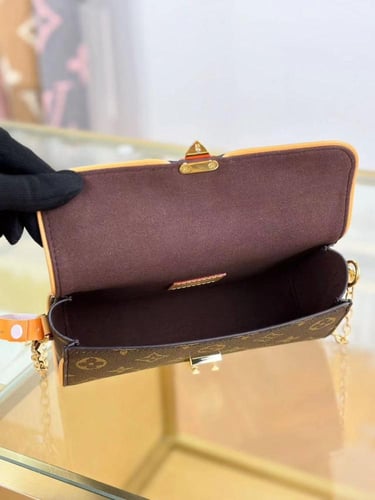 شنطه لويس فيتون مقاس 20.5cm