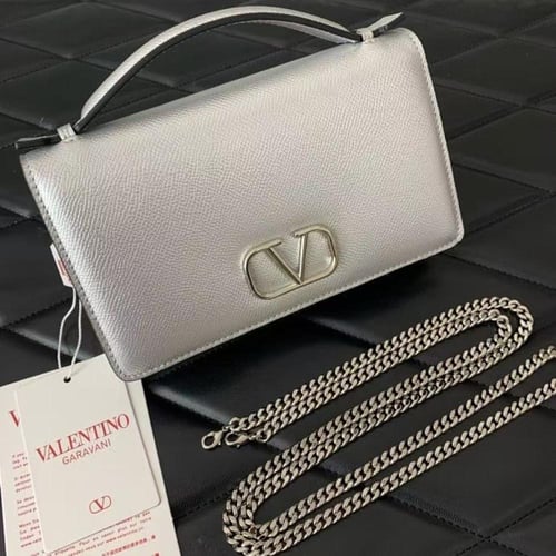 شنطة فالنتينو