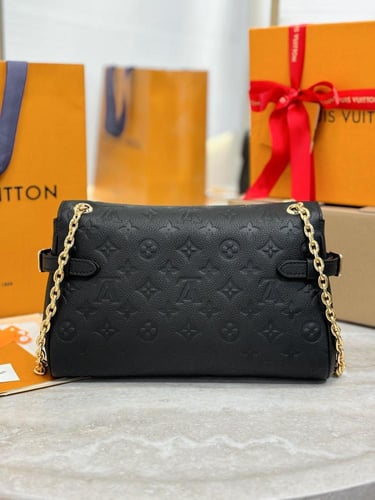 شنطه لويس فيتون