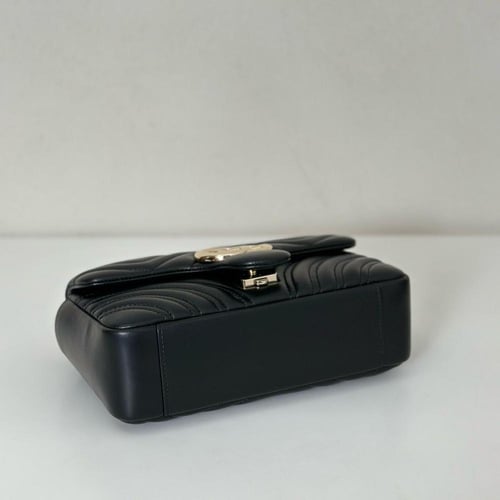 شنطة غوتشي مقاس 22cm