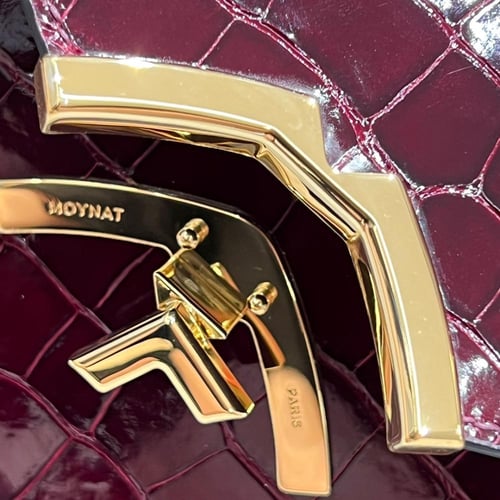 شنطة MOYNAT