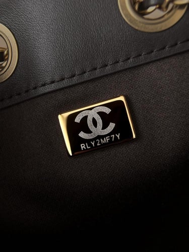 شنطة شانيل Mini hopo bag 22cm