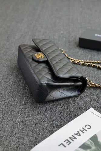 شنطة شانيل الكلاسيك الجلد الكافيار Medium مقاس 25c...