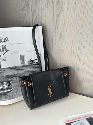 شنطة سان لوران Mini Nolita مقاس cm18