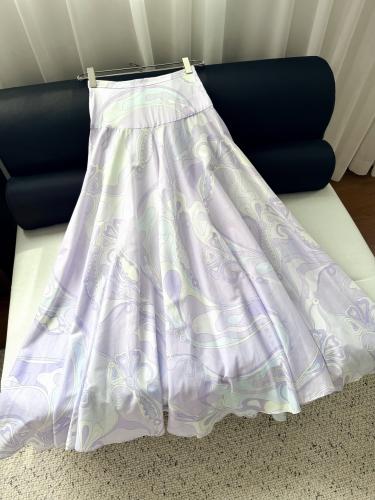 تنورة Pucci.
