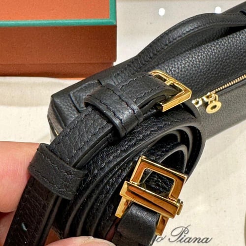 شنطة لورو بيانا مقاس 19cm