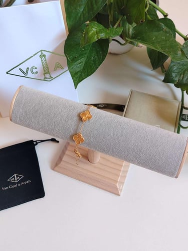 اسوارة فان كليف ذهبي