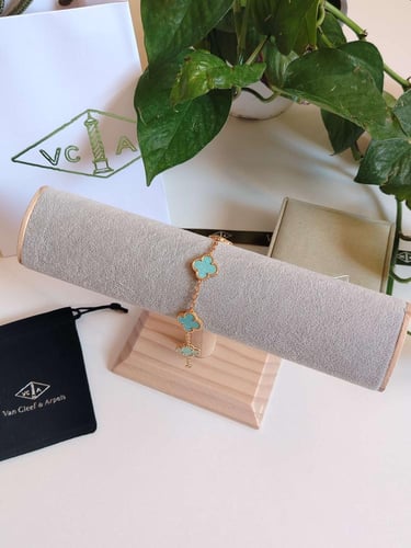 اسوارة فان كليف تيفاني