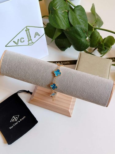 اسوارة فان كليف ازرق ذهبي