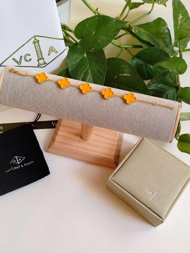 اسوارة فان كليف اصفر