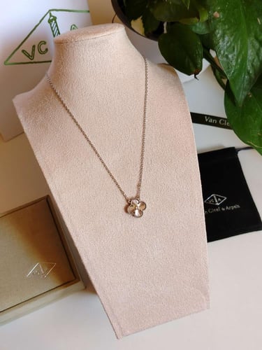 سلسال فان كليف فضي ساده