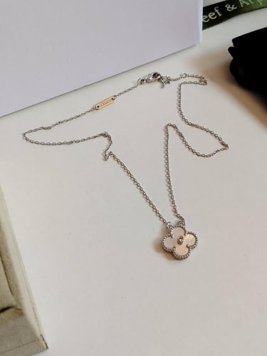 سلسال فان كليف صدفي بسلسال فضي