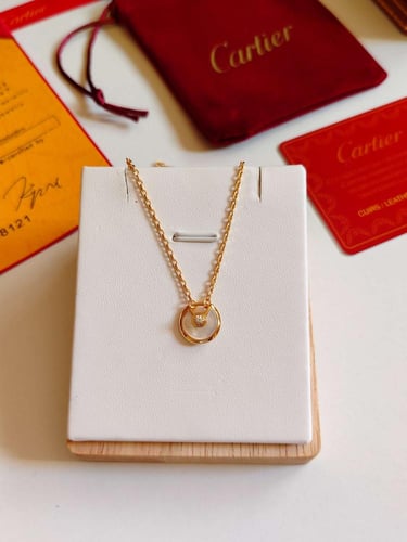 سلسال كارتير صدفي ابيض