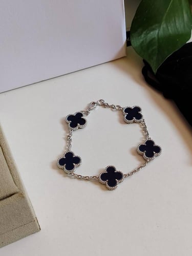 اسوارة فان كليف كحلي غامق فضي