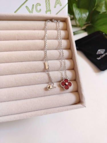 سلسال فان كليف خمري بسلسال فضي