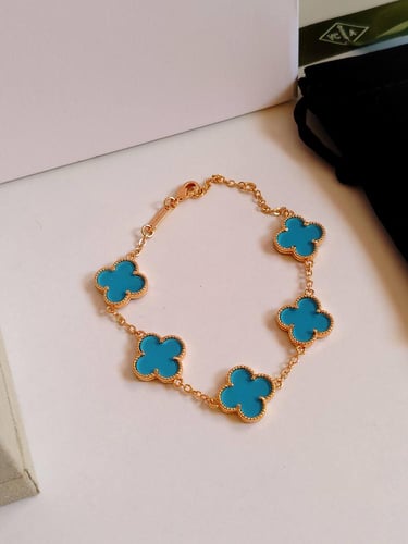 اسوارة فان كليف ازرق فاتح