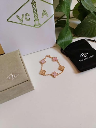 اسوارة فان كليف صدفي زهري وذهبي