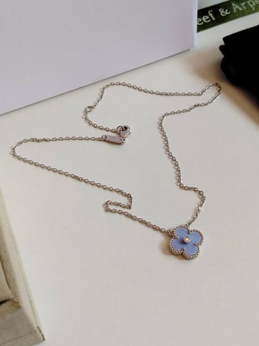 سلسال فان كليف موف بسلسال فضي