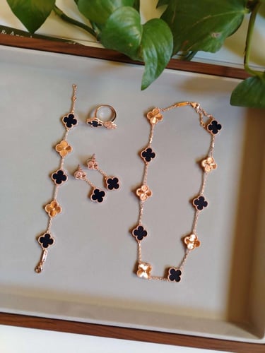 طقم فان كليف 4 قطع كحلي غامق