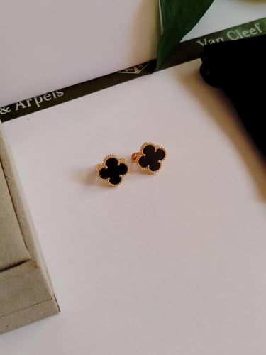 حلق فان كليف اسود بذهبي