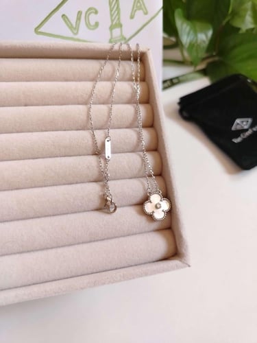 سلسال فان كليف صدفي بسلسال فضي