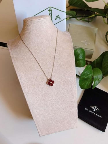 سلسال فان كليف خمري بسلسال فضي