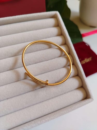 اسوارة كارتير مسمار رفيع ذهبي